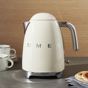 Smeg fehér retro vízforraló